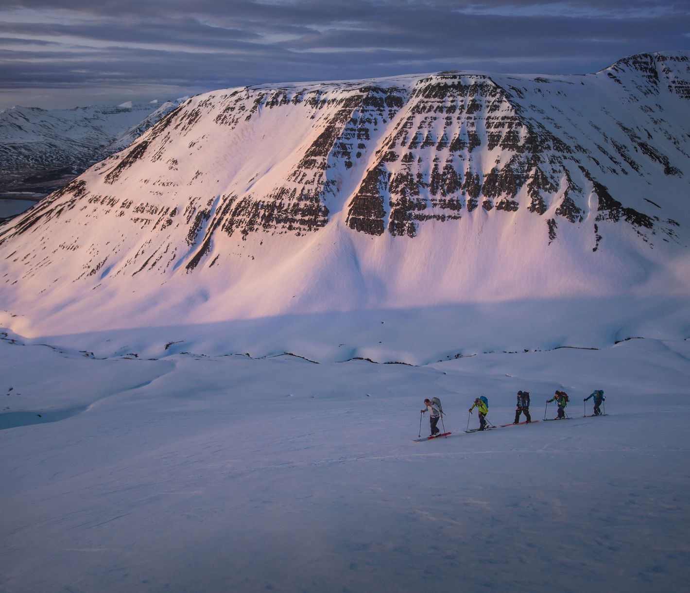 Auf Skitour auf der Trollhalbinsel im Norden Islands