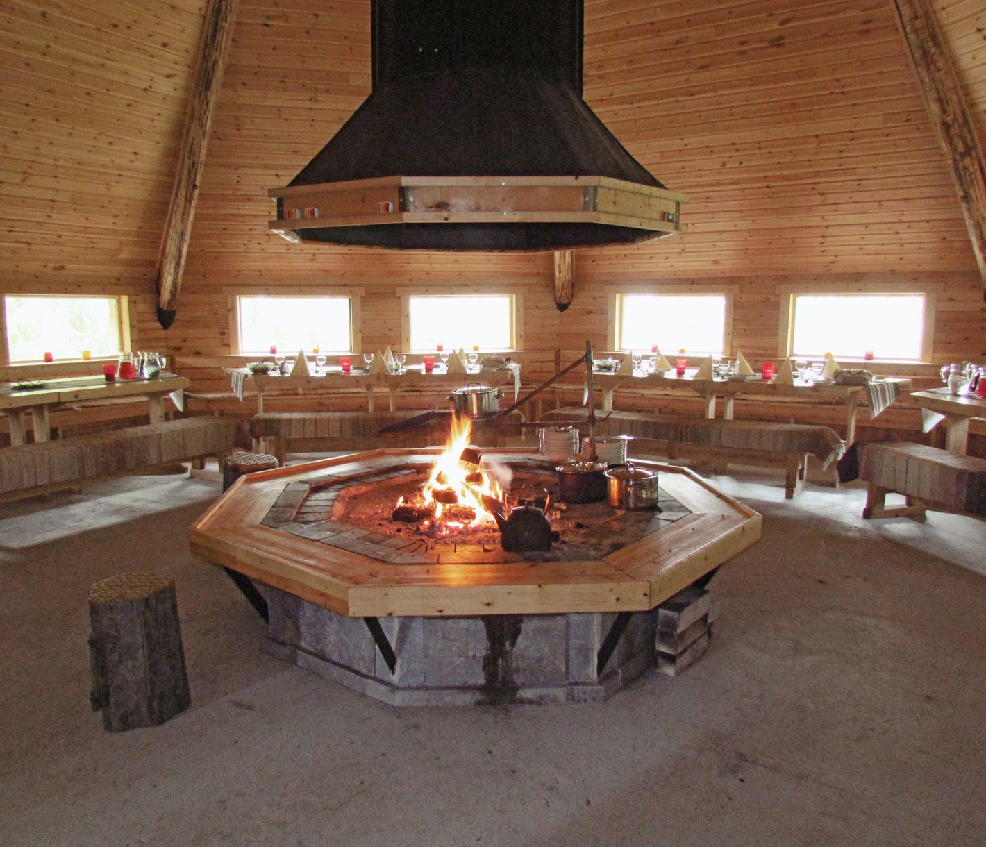 Die Saija Lodge verfügt über eine eigene traditionelle finnische Kota.