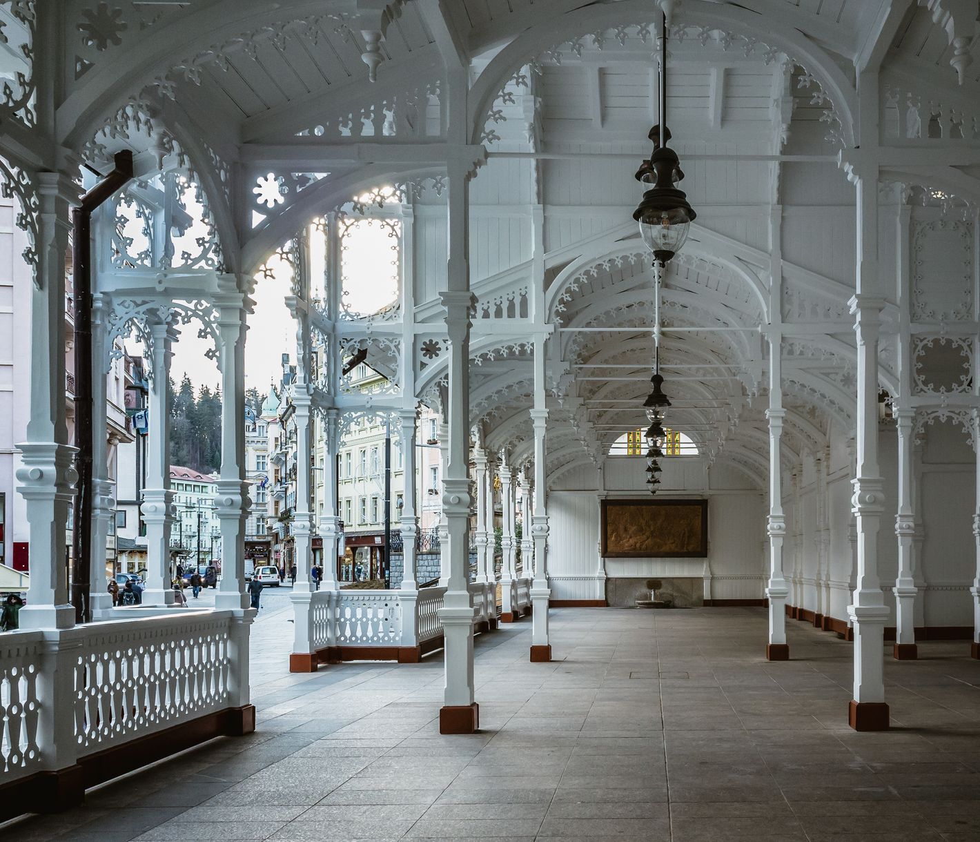Die Colonnade, ein Treffpunkt für Gesundheitssuchende und Architekturliebhabende