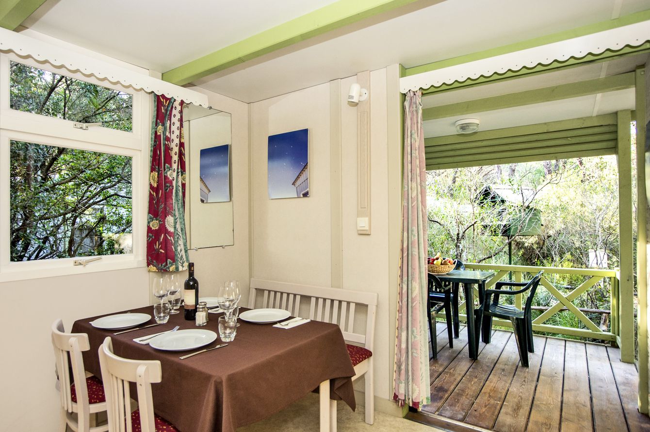 Cottage Club 5
