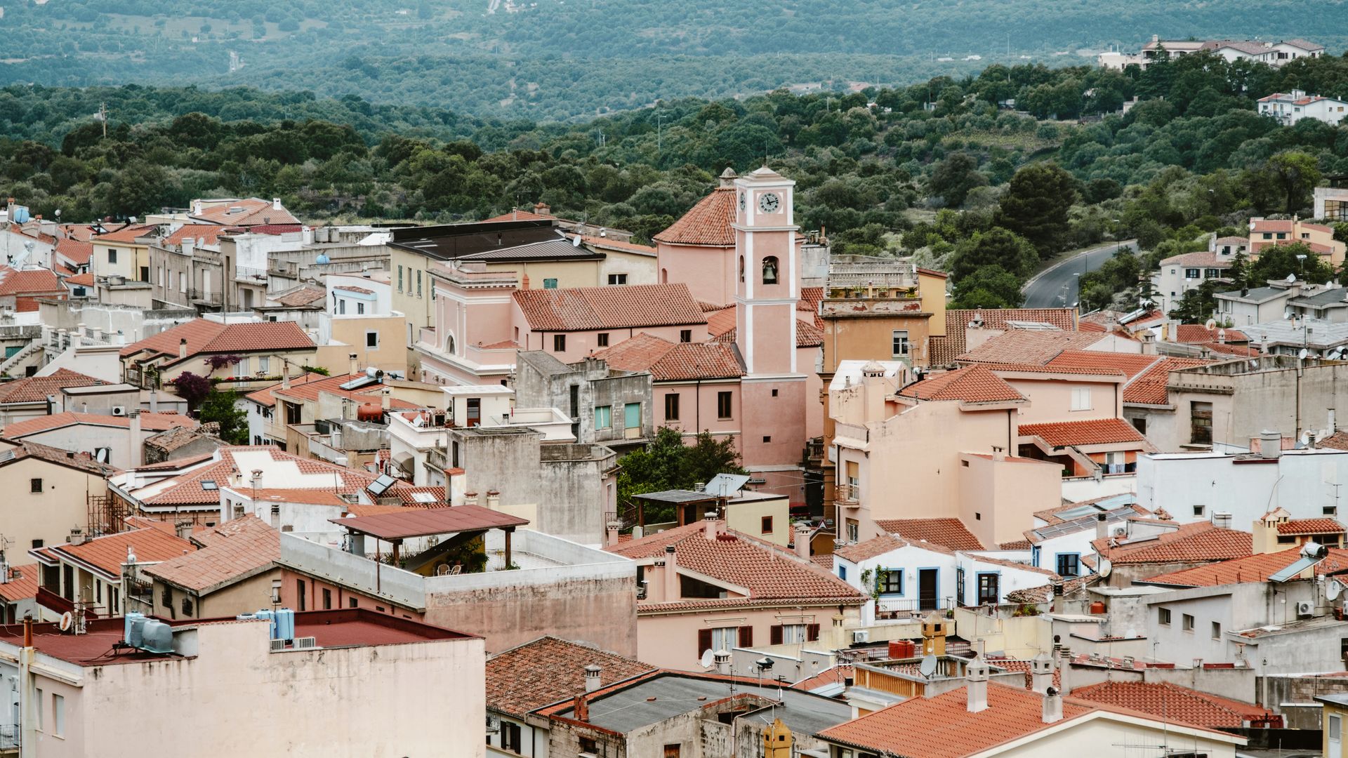 Le petit village de Dorgali aux maisons typiques.