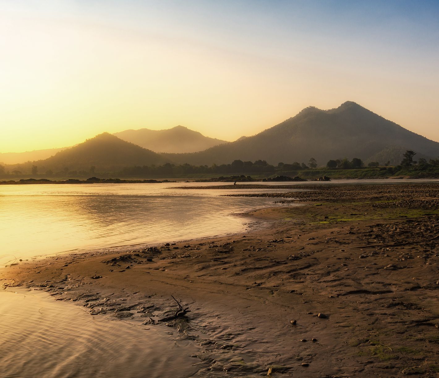 Malerische Landschaft des Mekong bei Kaeng Khut Khu in der Provinz Loei