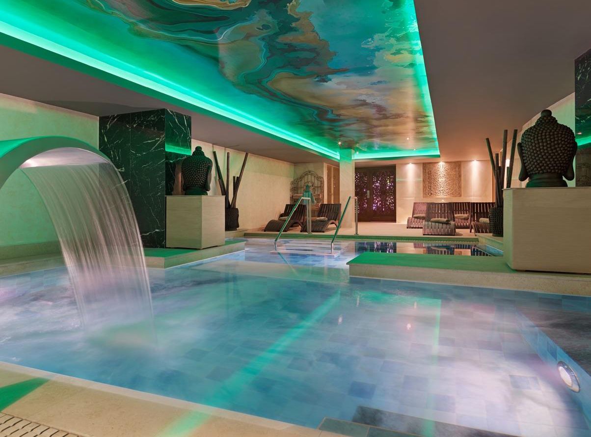 Piscine intérieure