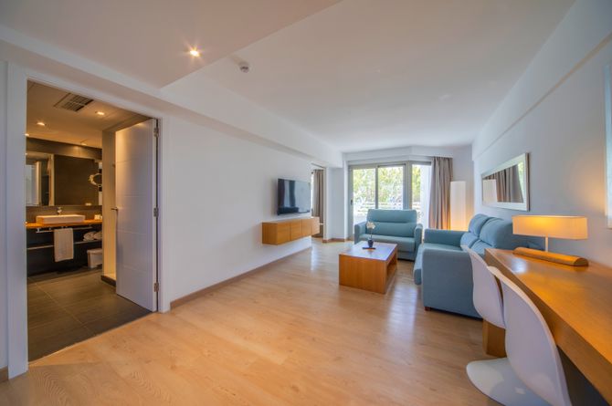 Suite mit seitlicher Meersicht