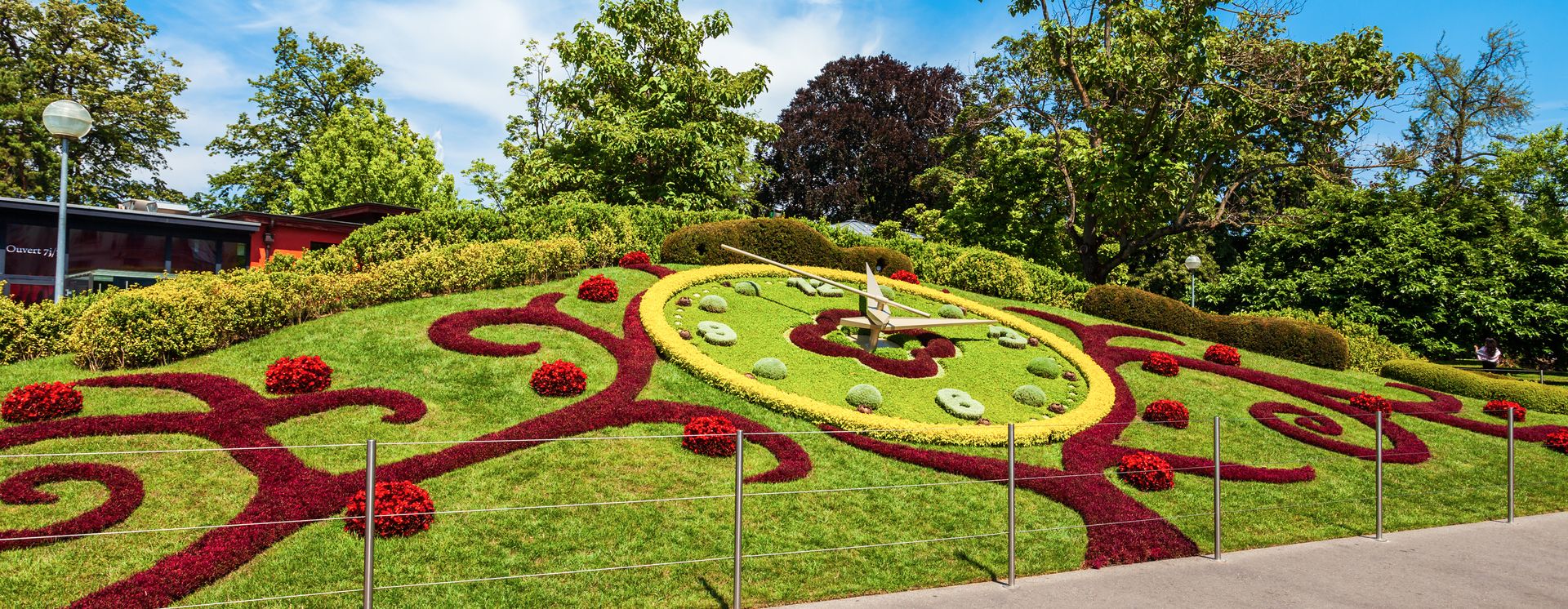 la célèbre horloge fleurie de Genève