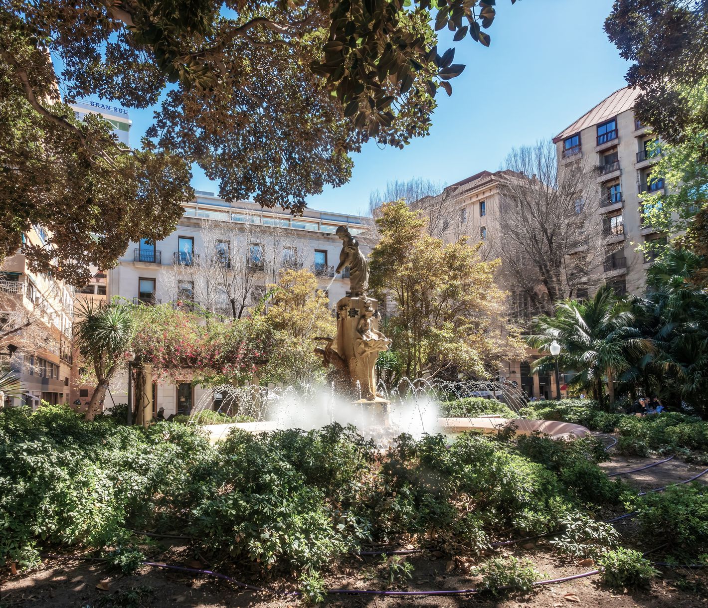 Charmante Plätze im Altstadtzentrum von Alicante