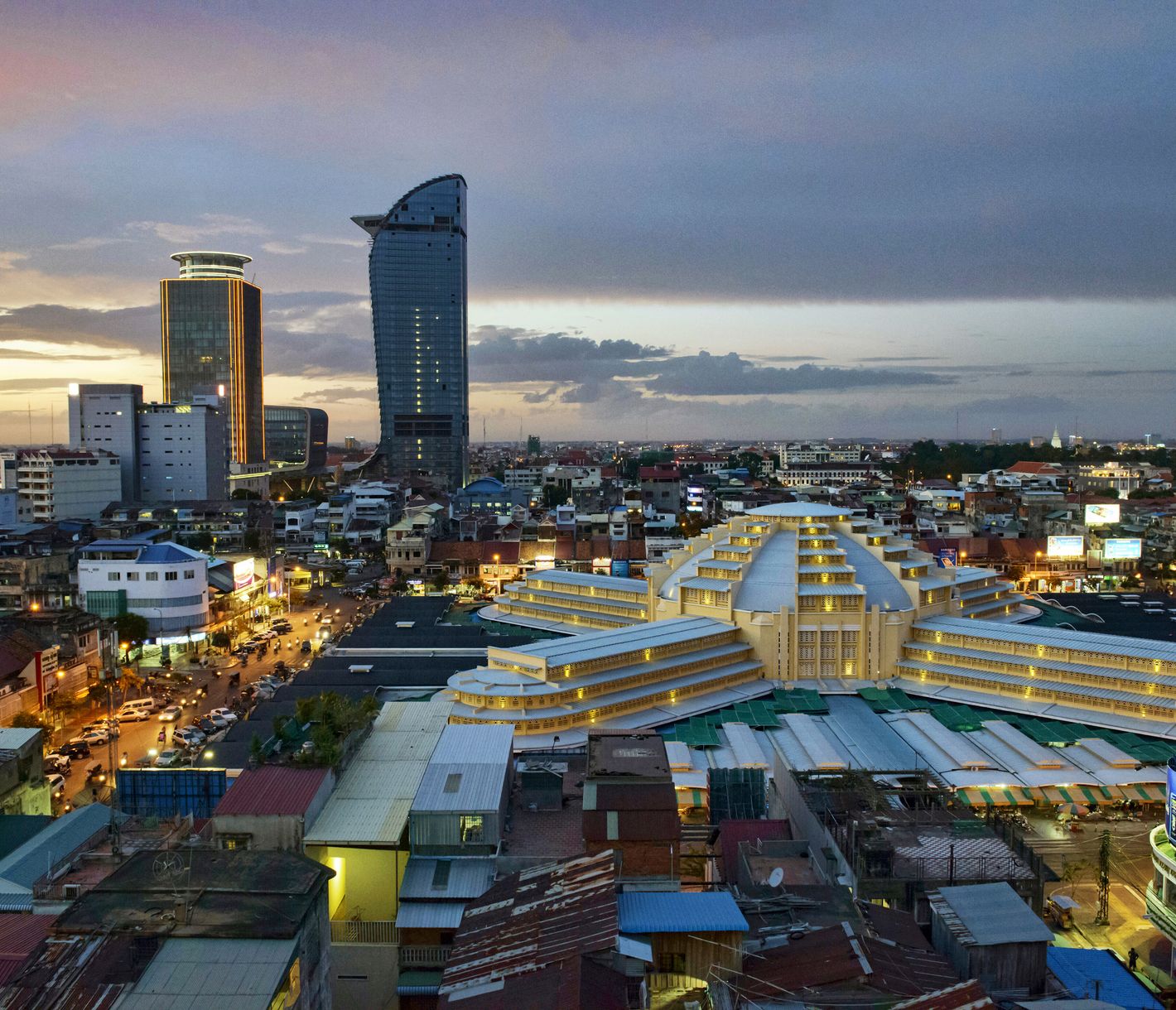 Der Zentralmarkt oder auf Khmer «Phsar Thmei» (neuer Markt) ist das Art-déco-Wahrzeichen der Stadt.