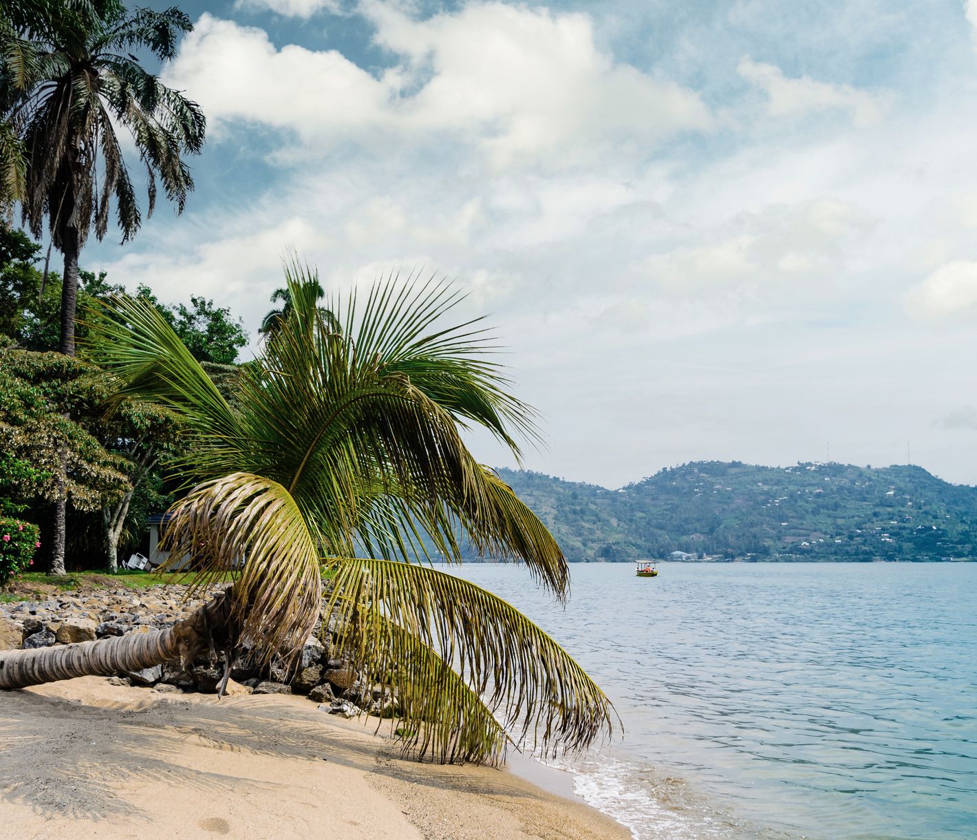 Erholsamer Sandstrand bei Gisenyi am Kiwusee