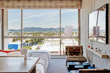 Hollywood Hills King