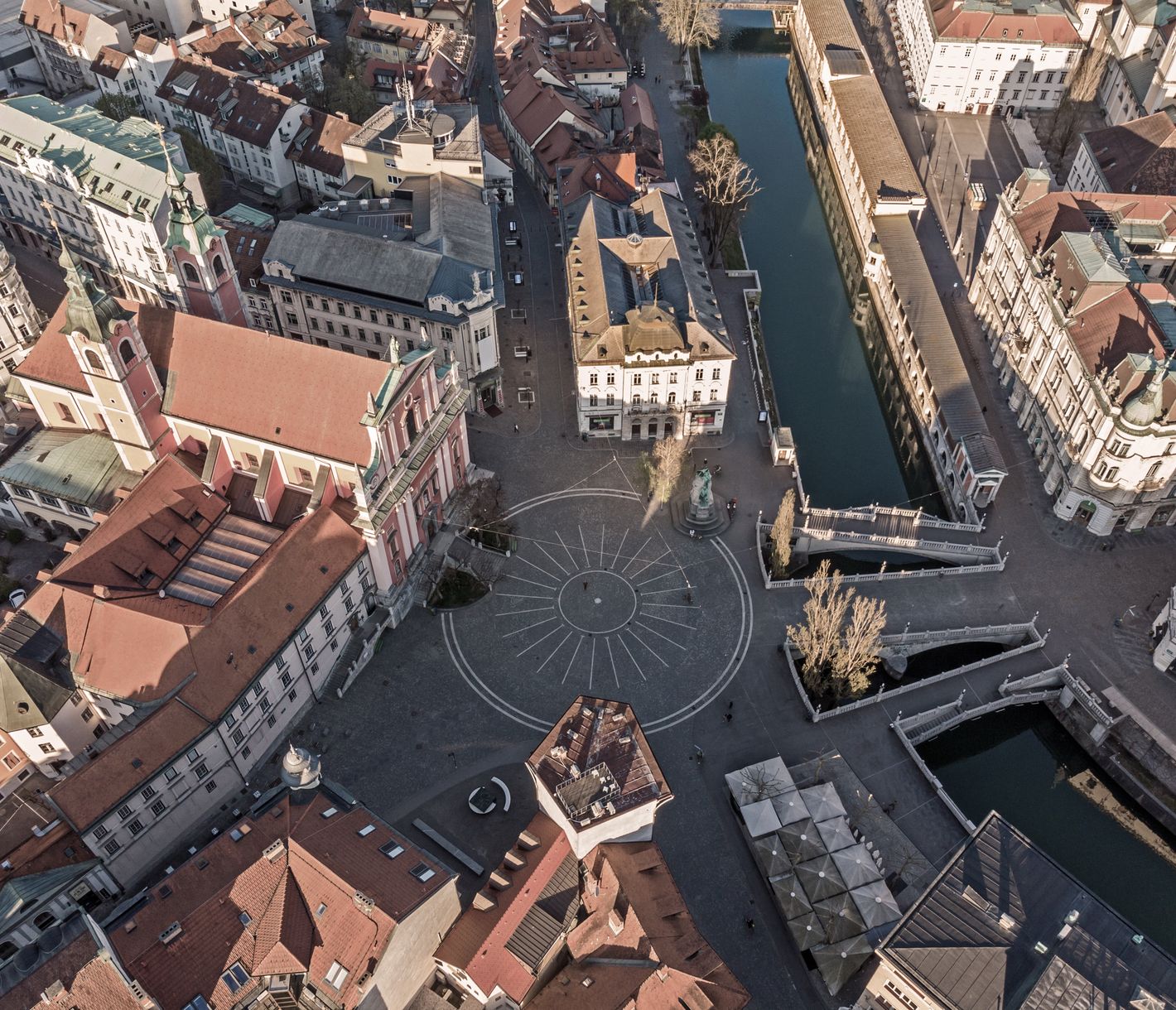 L'agréable ville de Ljubljana allie le charme d'une petite capitale et la prestance des grandes métropoles européennes.