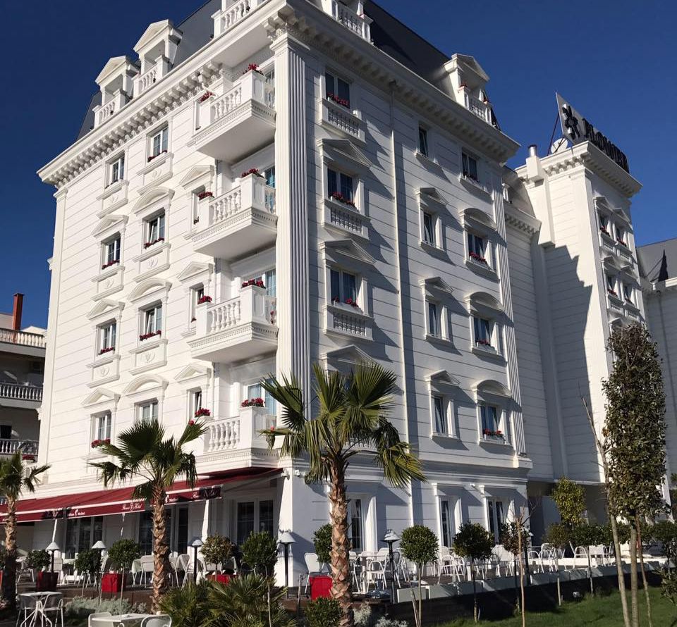Flower Hotel