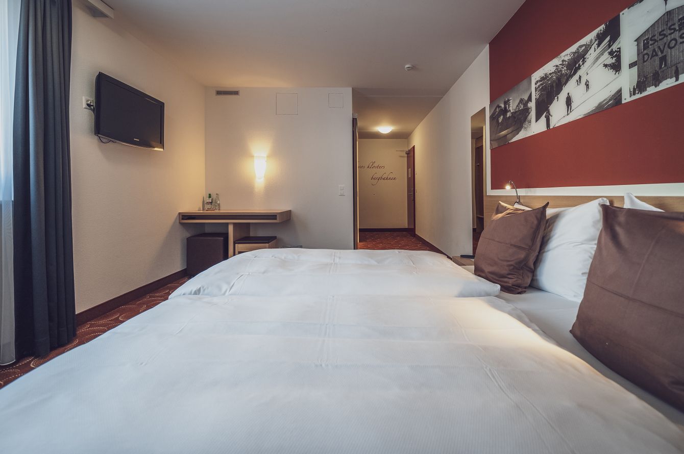 Chambre double Comfort / © Davos Klosters Mountains