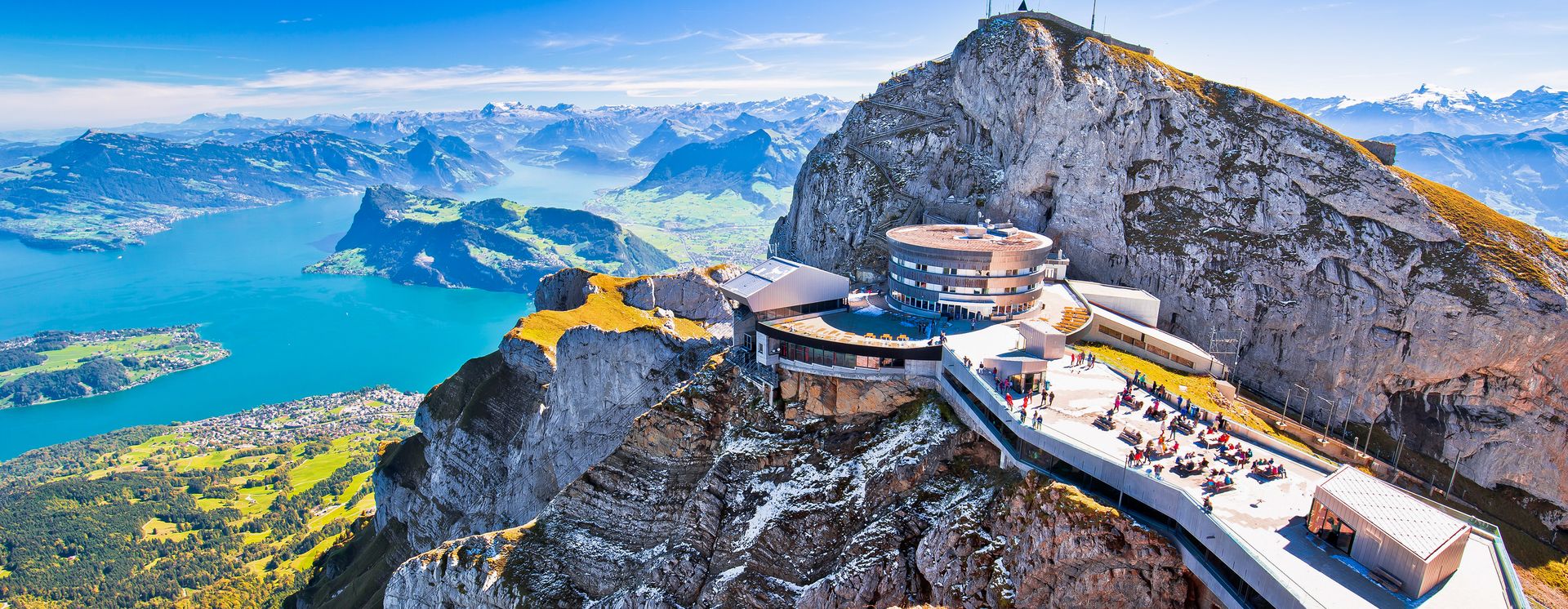 Gipfel des Pilatus Kulm und Vierwaldstättersee