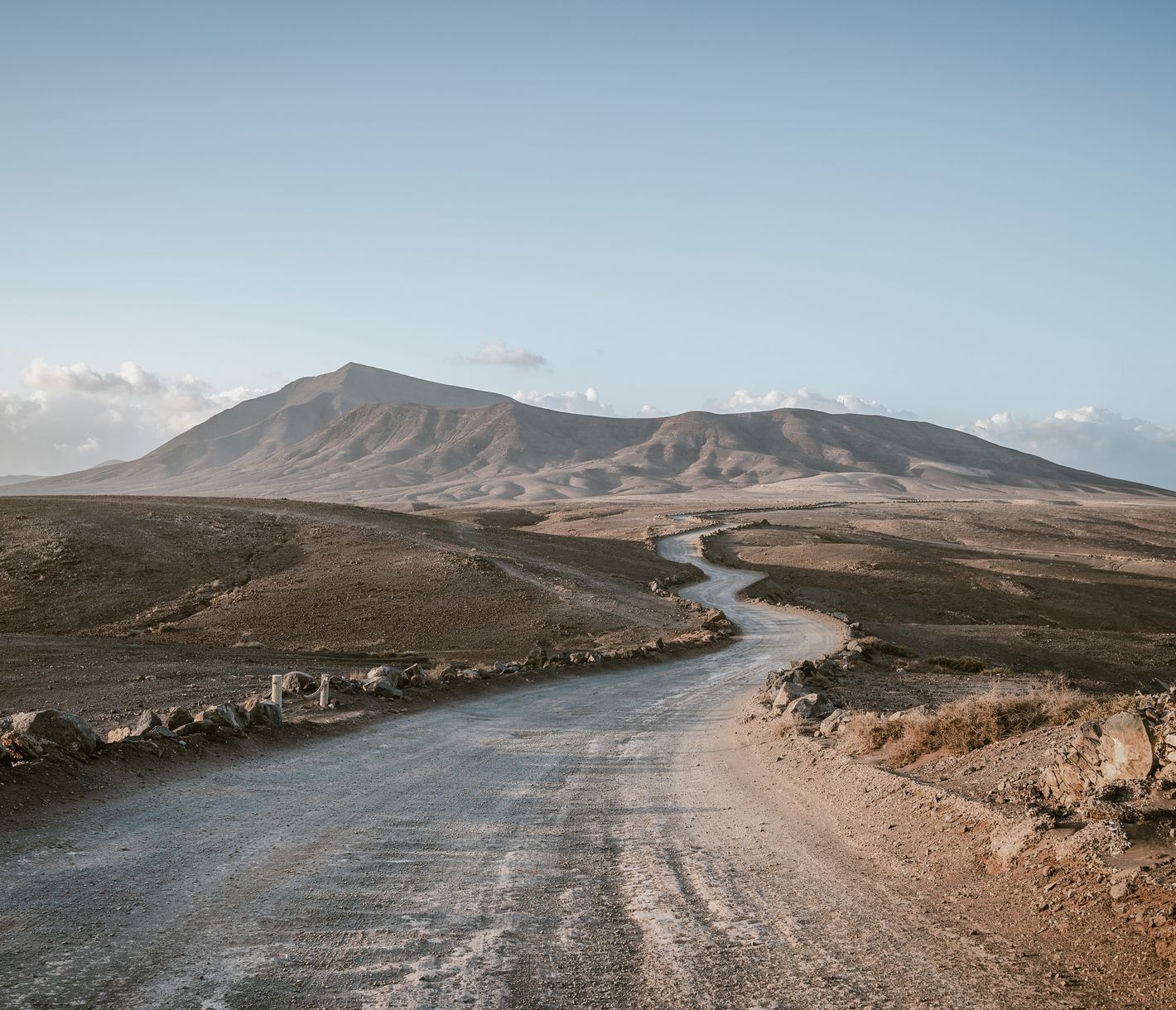Unbefestigte Straßen im Timanfaya Nationalpark – Abenteuer in der Vulkanlandschaft