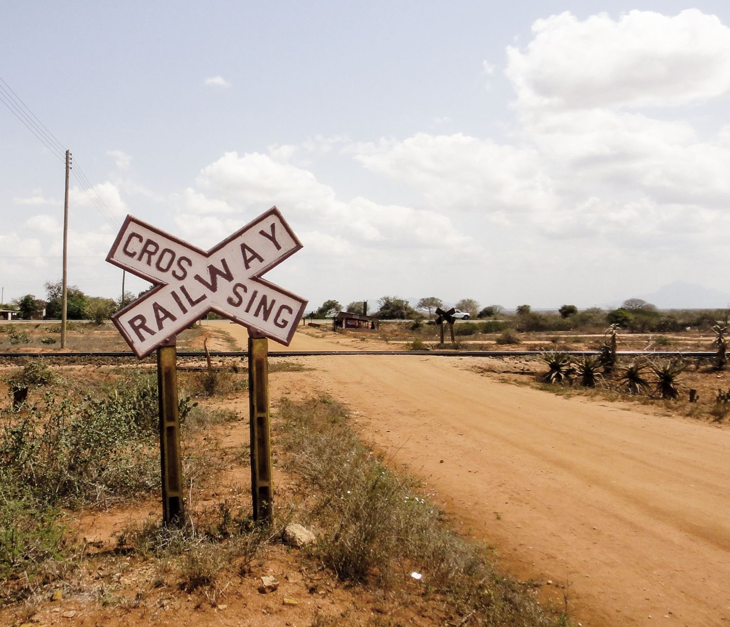 Passage à niveau de l'ancienne ligne de chemin de fer Mombasa - Nairobi