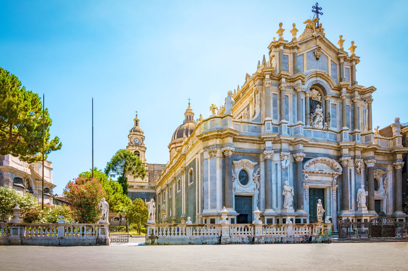 Piazza del Duomo et la cathédrale  Sant' Agata, Catane
