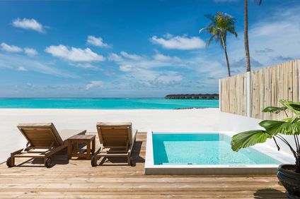 Grand Beach Villa mit Pool