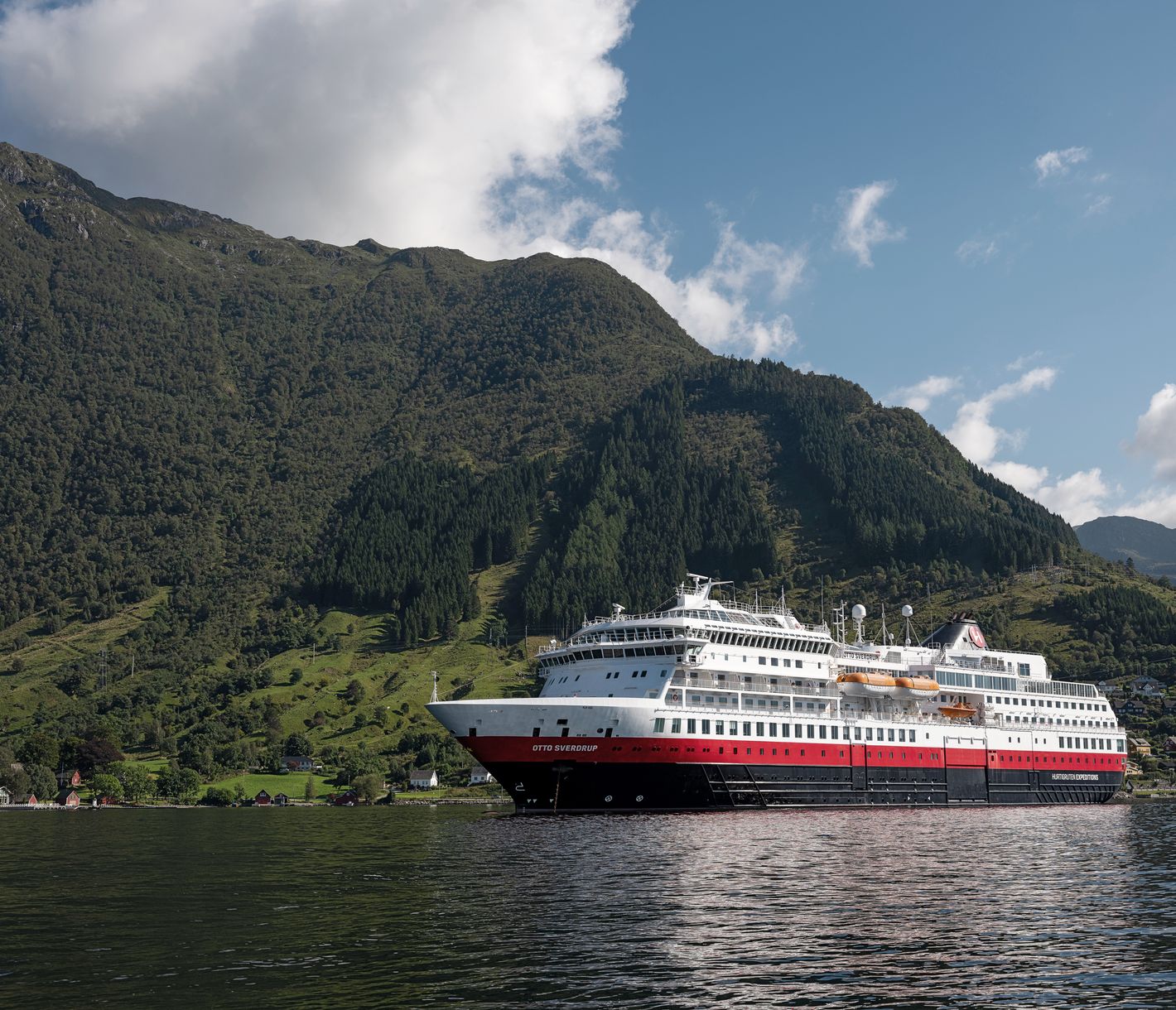 Hurtigruten im Land der Fjorde