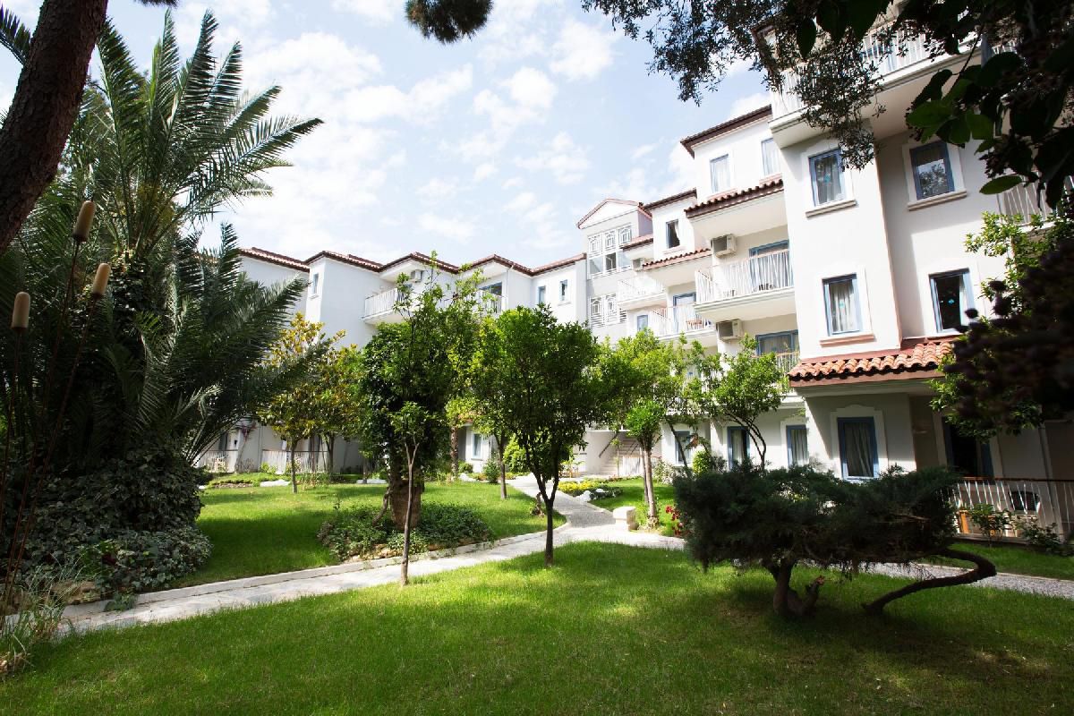 Paloma Marina Suites