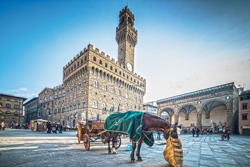 Blick auf die Piazza della Signoria mit dem Palazzo Vecchio im Hintergrund.