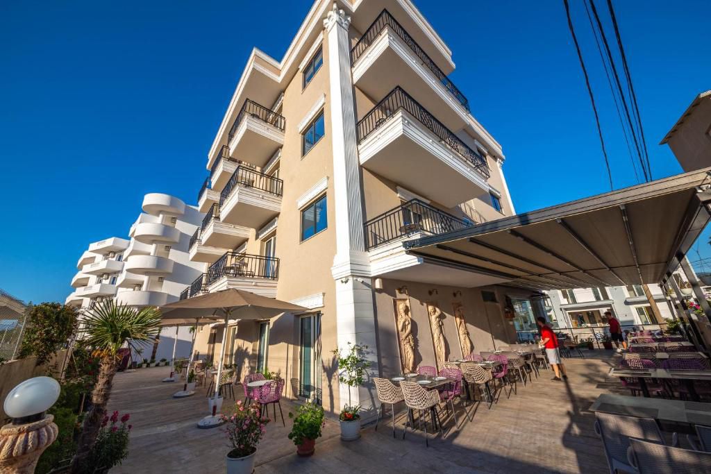 Class Hotel