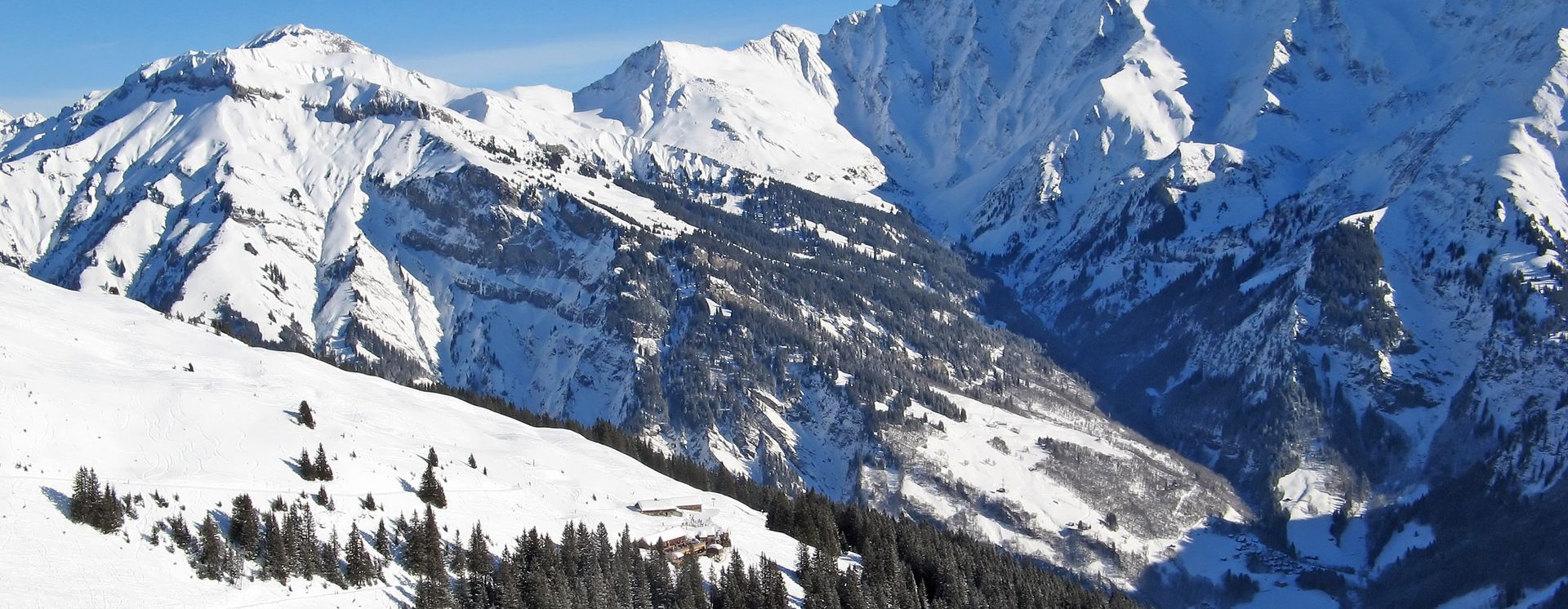 Winterliche Berglandschaft in Elm