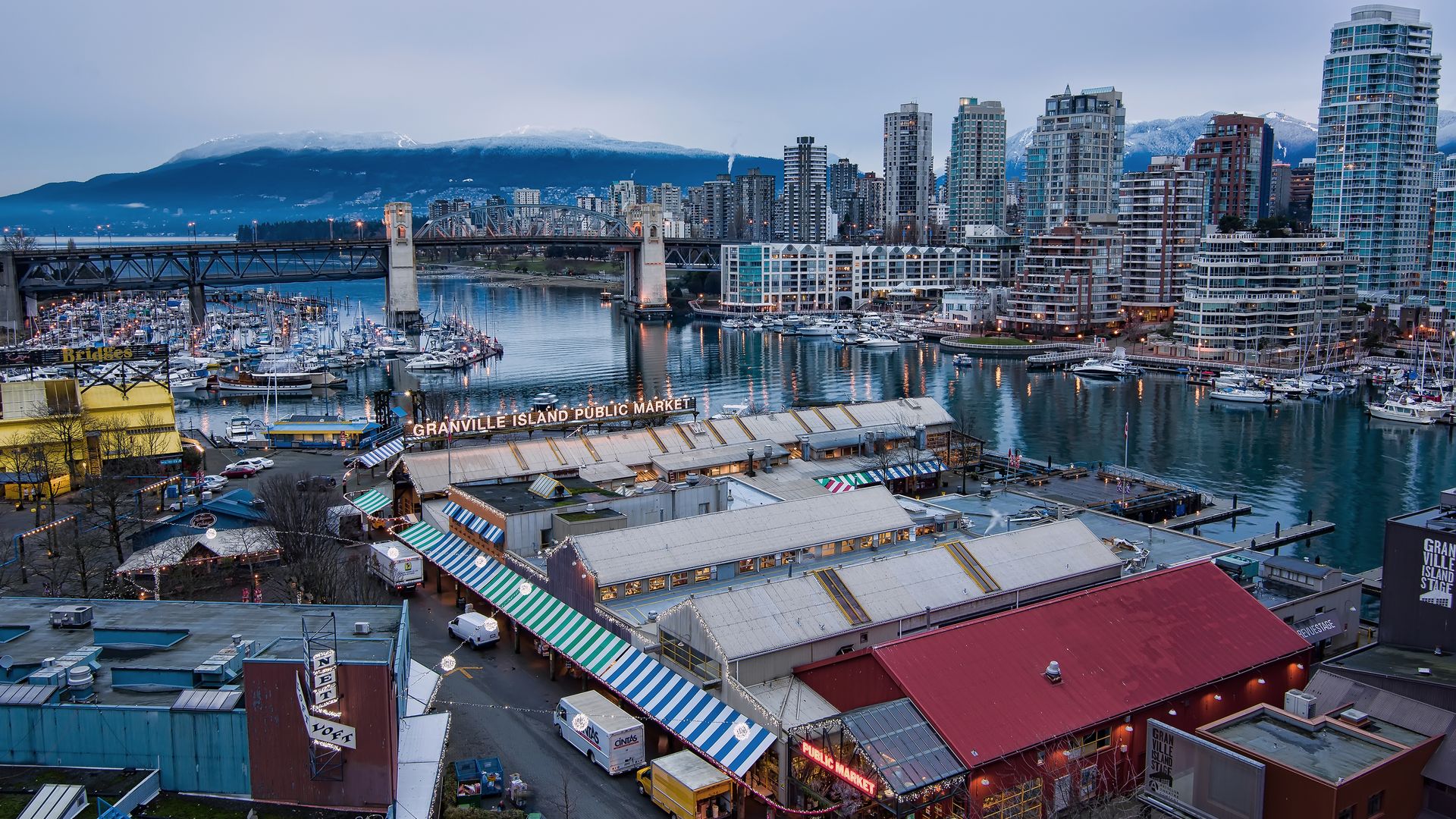 Découverte culinaire au Granville Island Public Market.