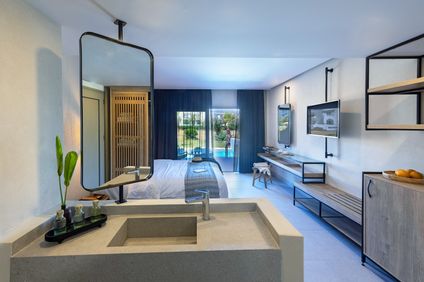 Doppelzimmer mit privatem Pool