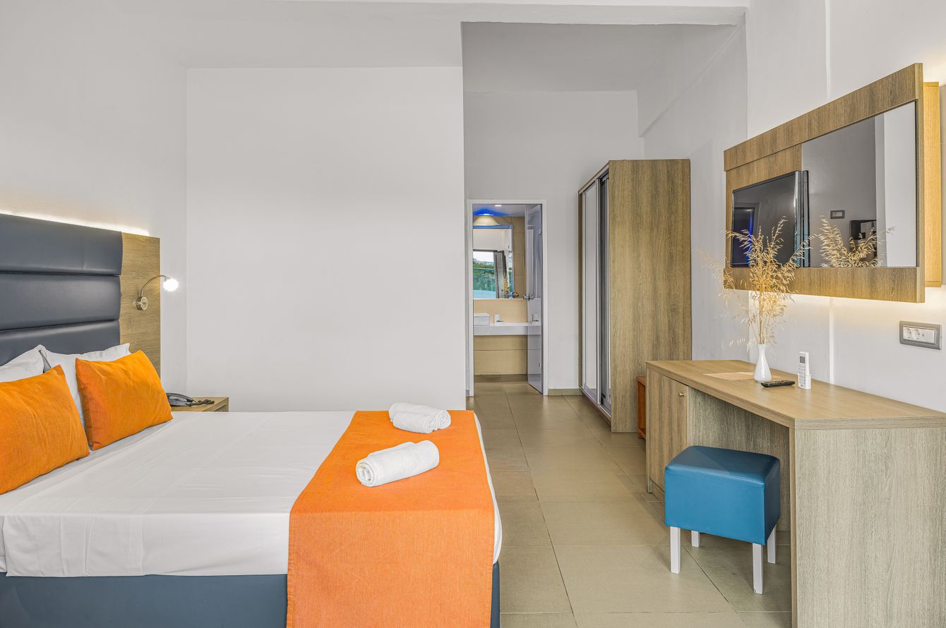 Chambre familiale piscine commune