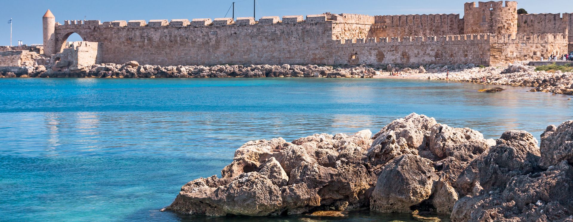 Blick auf die Festungsmauern von Rhodos-Stadt