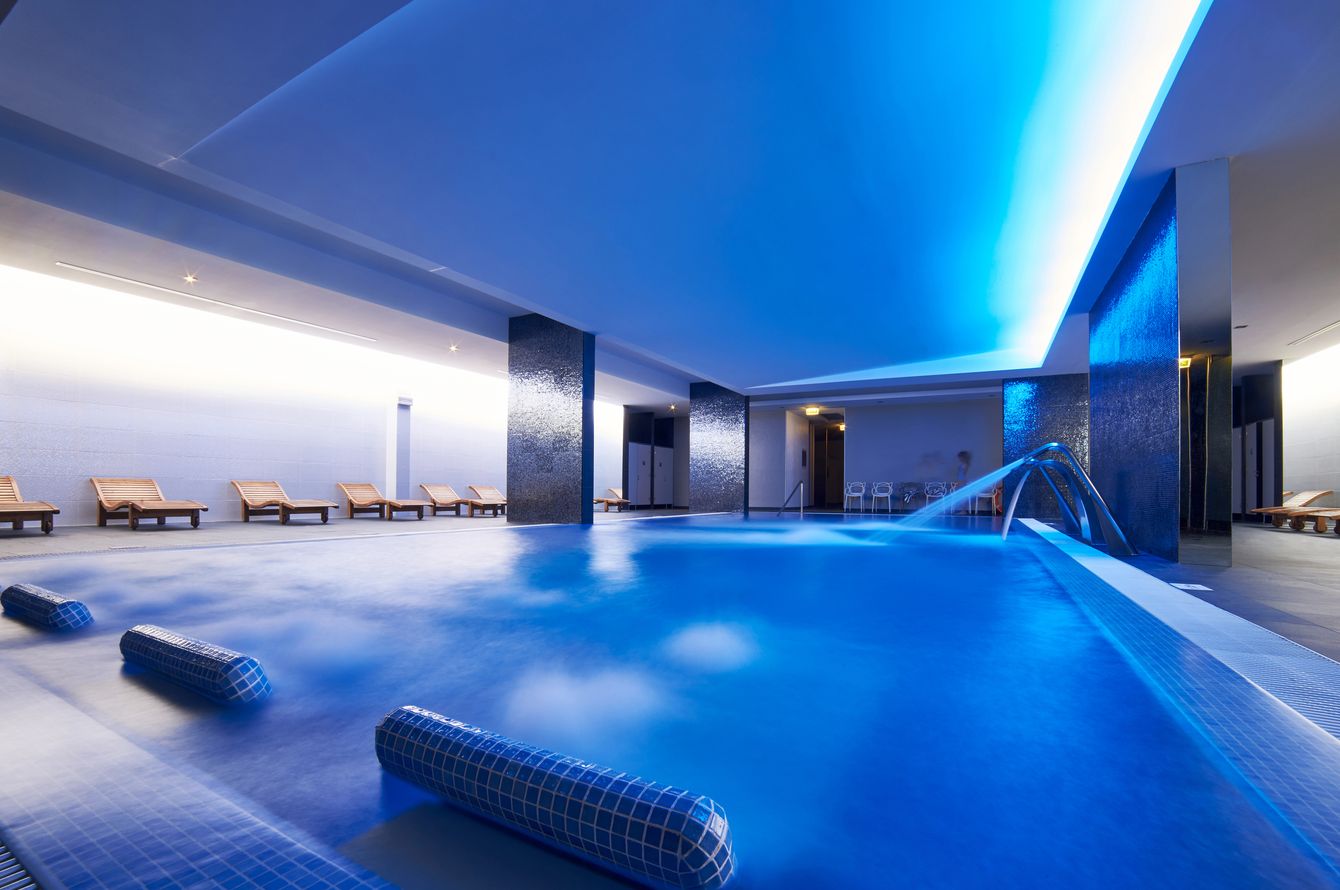 Piscine intérieure