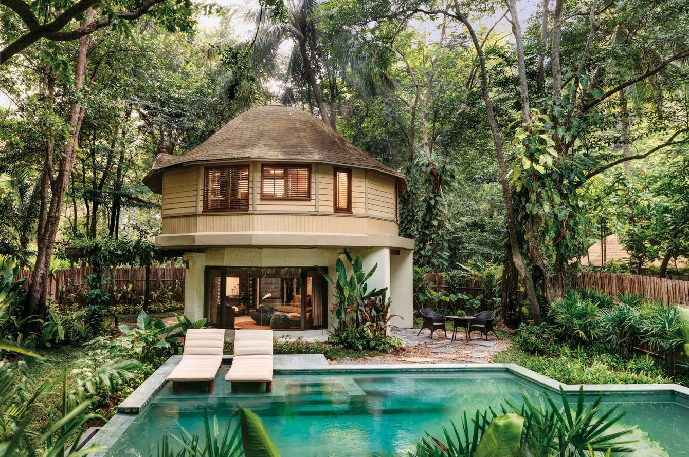 Pavillon Pool