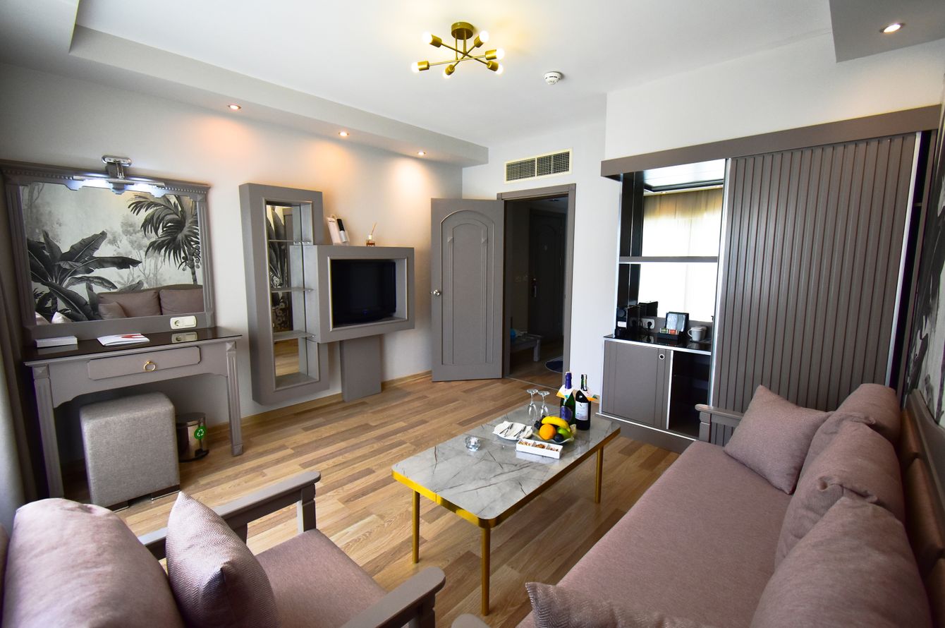 Junior Suite Select