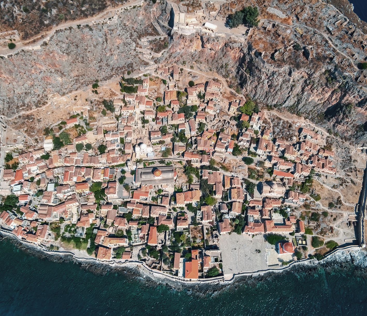 Monemvasia von oben – Festung im Meer