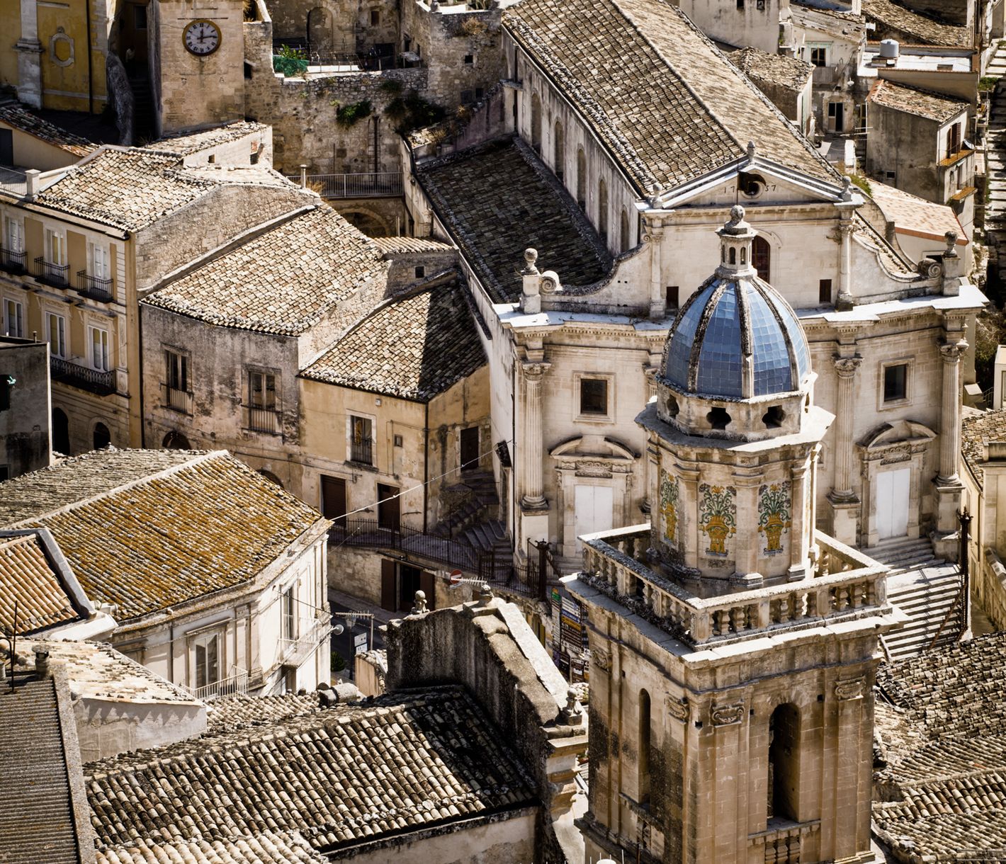 Blick von Ragusa Ibla auf das historische Zentrum von Ragusa Superiore